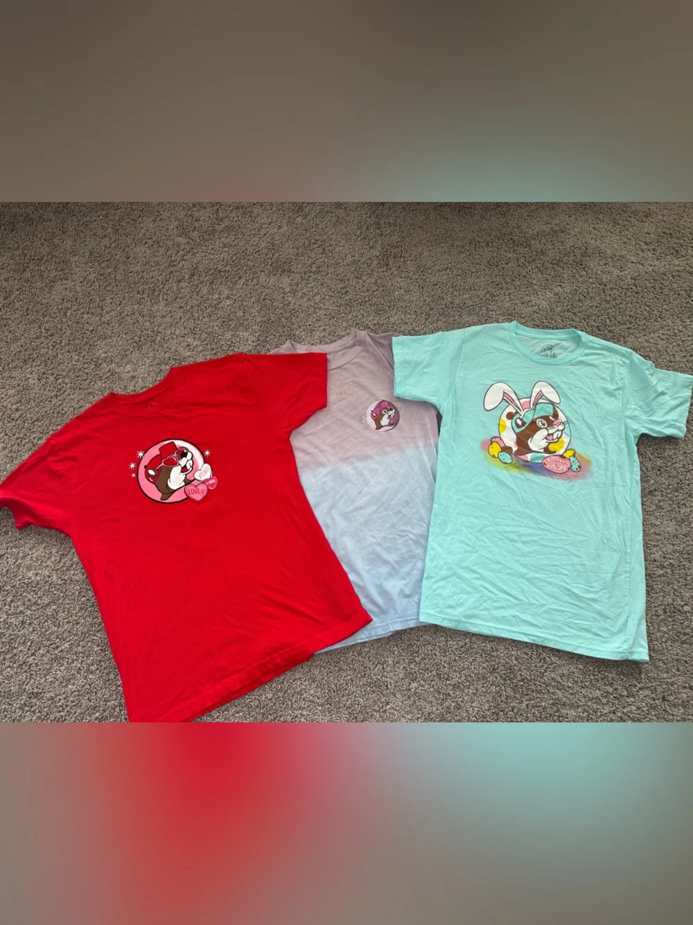 Women’s Buc-ees t-shirt bundle - Picture 1 of 9